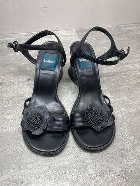Transit Black Leather Ankle-Strap Heels with Floral Accent